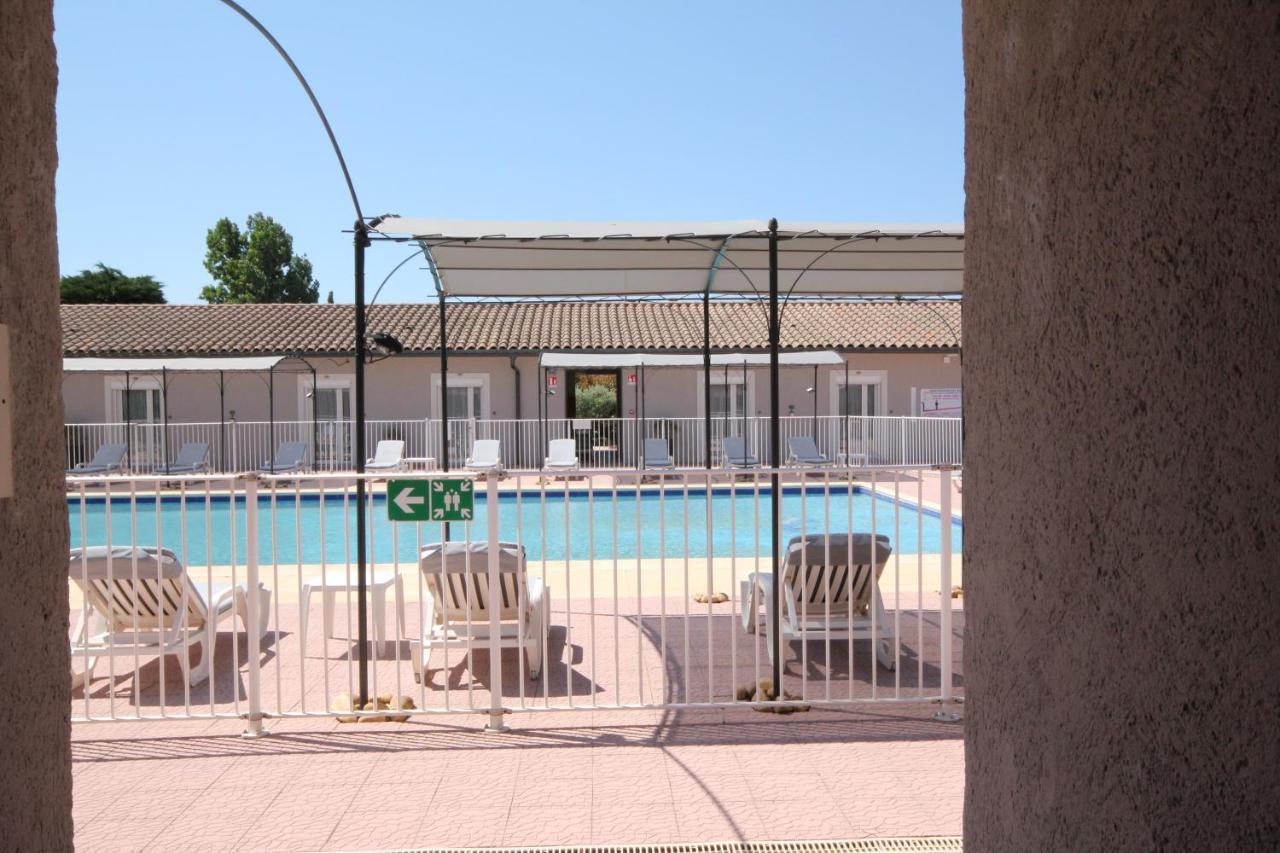 Hotel Saint Louis Le Thor Dış mekan fotoğraf