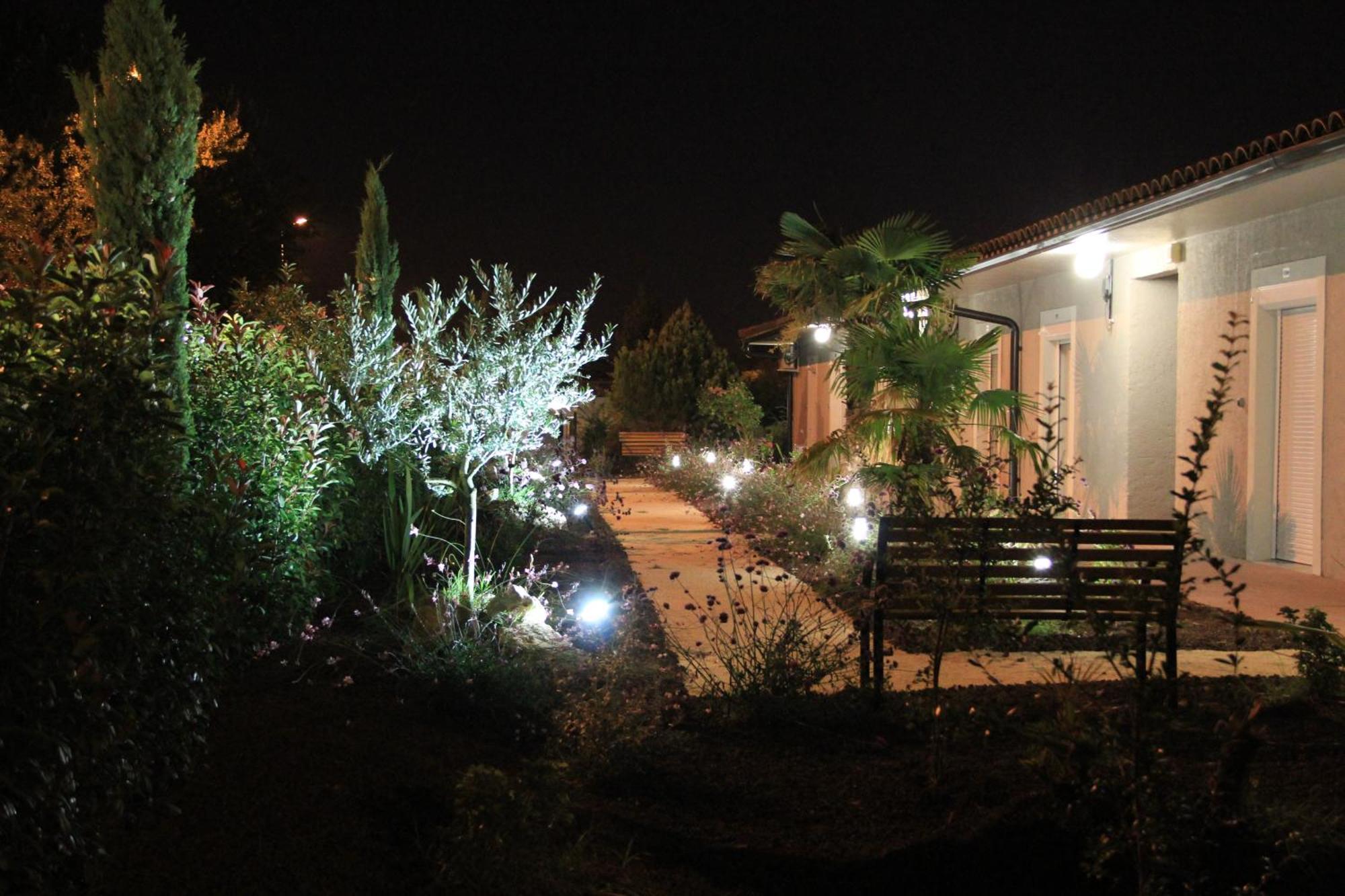 Hotel Saint Louis Le Thor Dış mekan fotoğraf